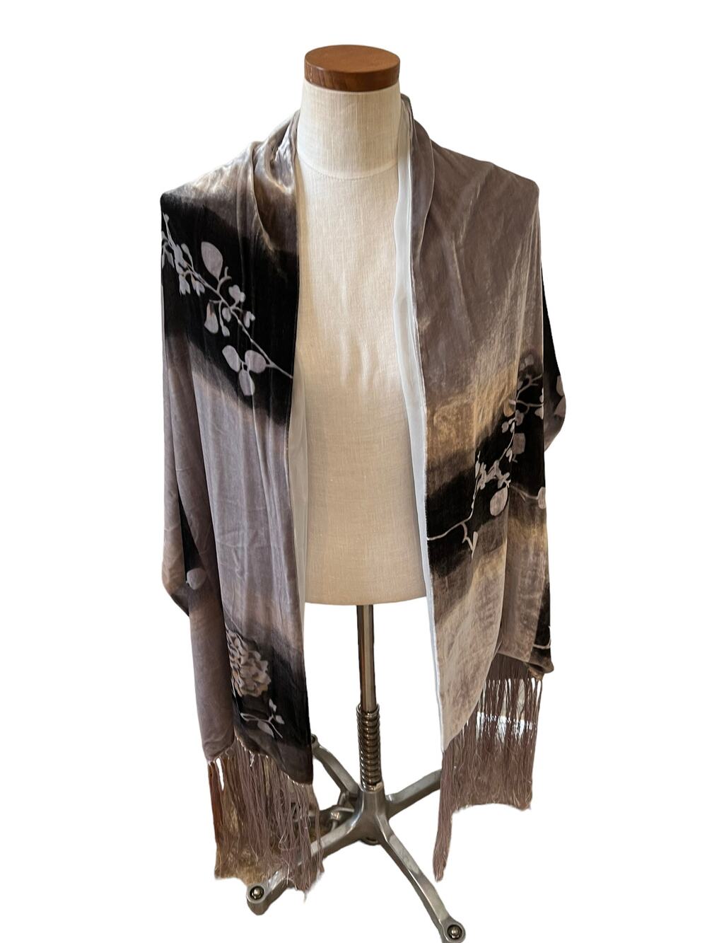 Oscar de la Renta Gray Velvet Long Rectangular Fringed Scarf